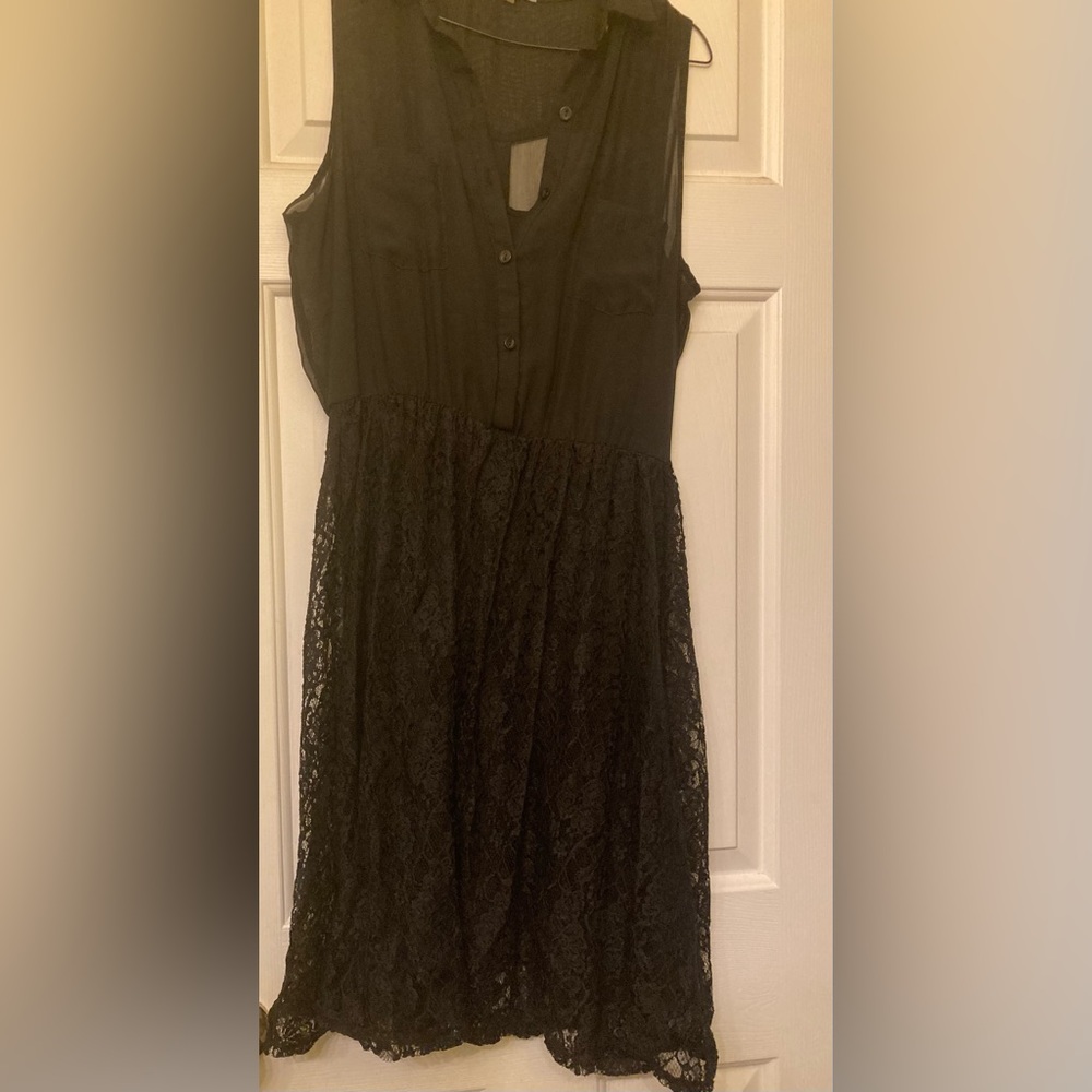 Pretty black dress, size medium